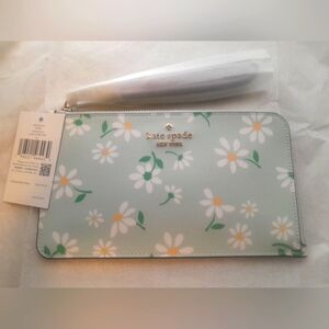 New Kate Spade Med.Wristlet In Crystal Blue NWT